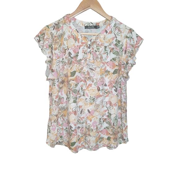Doe & Rae Tops - Doe & Rae Womens Ruffle Front and Cap Sleeve 3/4 Button Front Top Size Medium